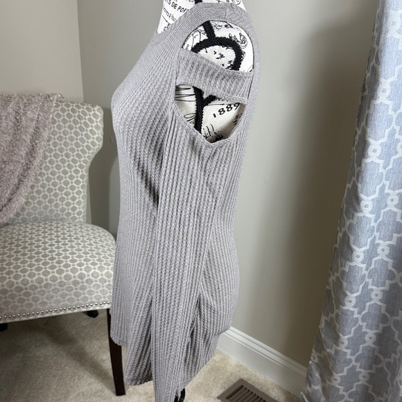 Bear Dance Textured Knit Top - Picture 3 of 7